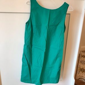 GAP • Kelly Green Sleeveless Shift Dress
